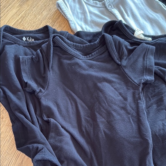 Assorted Kyte Clothes - Picture 3 of 5